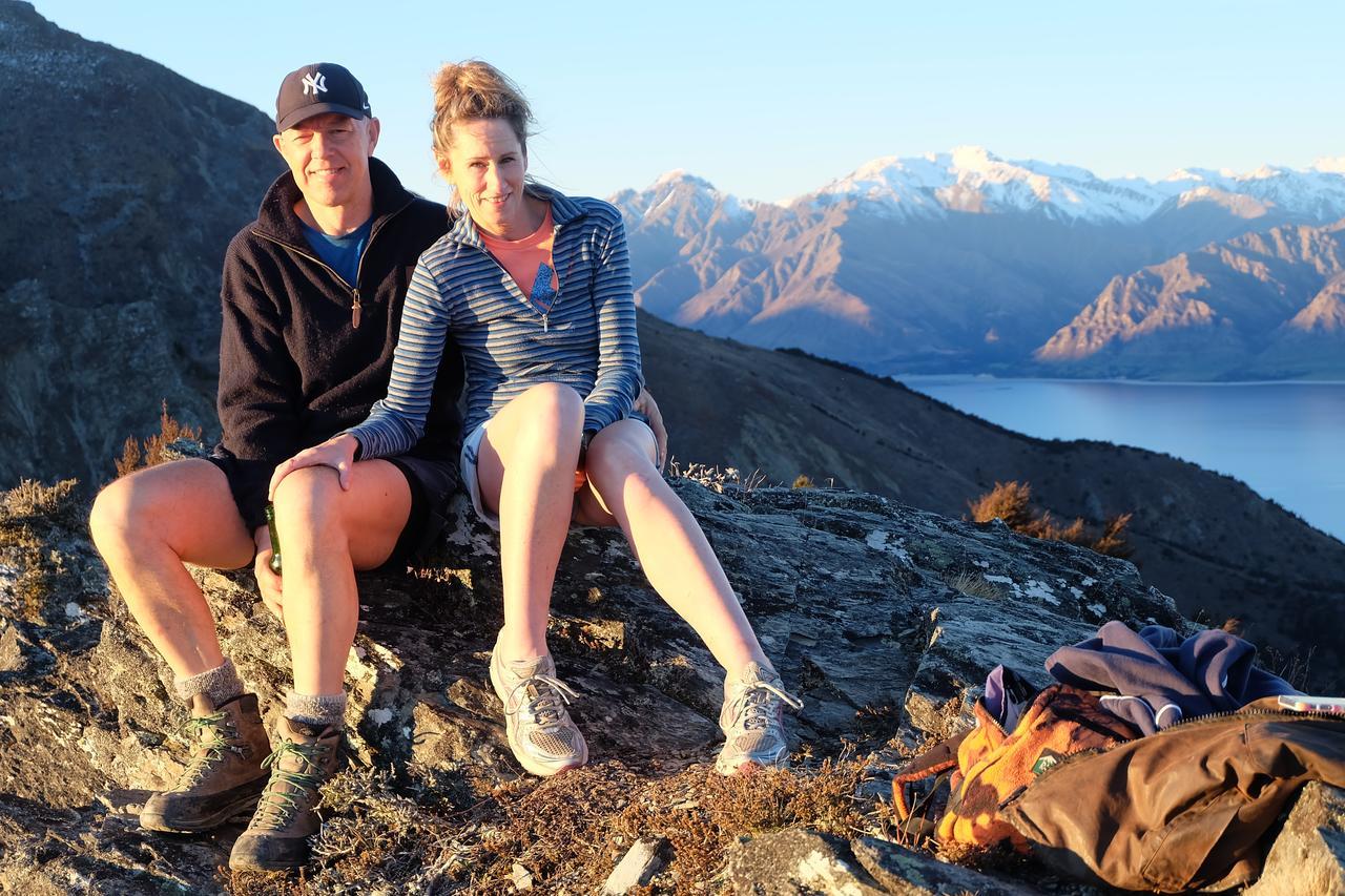 Mt Maude Country Lodge Lake Hāwea Exteriör bild