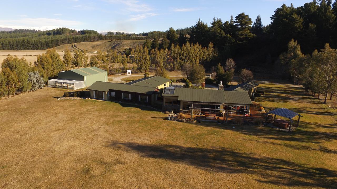 Mt Maude Country Lodge Lake Hāwea Exteriör bild